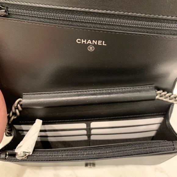 Chanel black quilted boy wallet on chain - Picture 2 of 3